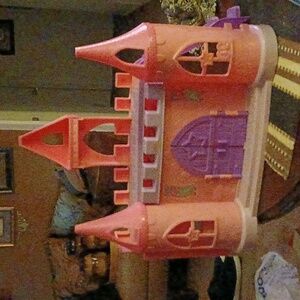 🟢 Tall Little People Dance and Twirl Castle with Sounds ❤️